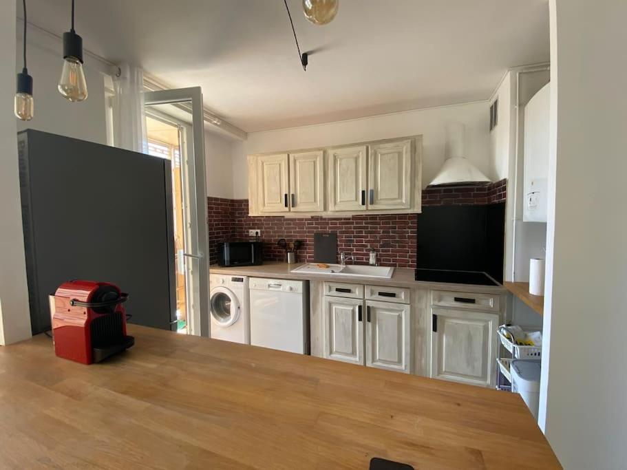 Grand T2 53M2, Proche Plages Et Port , Parking . Apartment La Ciotat Exterior photo